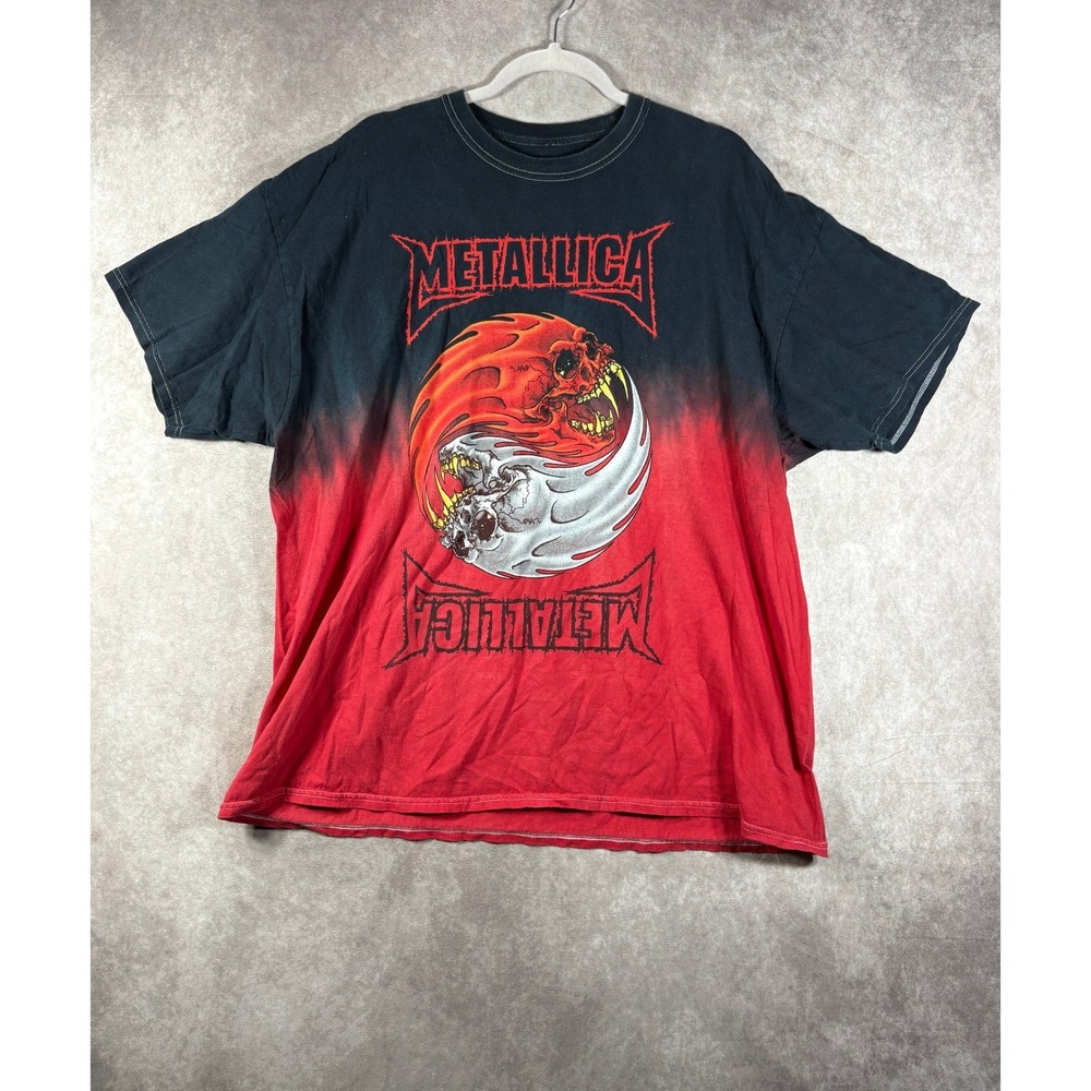 Metallica T-Shirt Men 2X Black Red Skull Yin Yang Graphic Dip Dye Band Tee